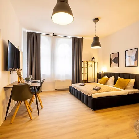 Little Altstadt-studio Am Bahnhof-wlan-parkplatz Lägenhet